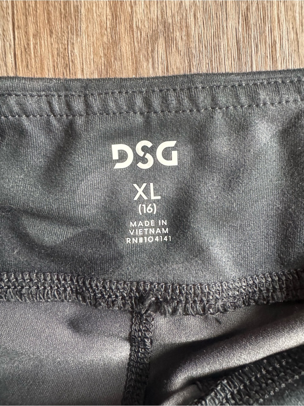 DSG Black Camo Girl’s Bike Shorts - size XL - Picture 2 of 3